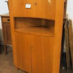 195 7251 CORNER CUPBOARD